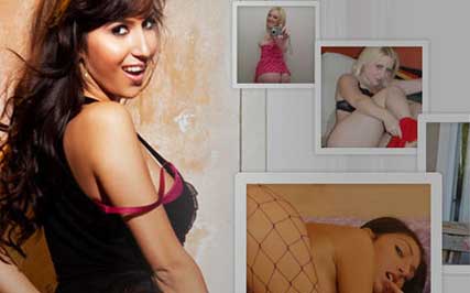 Följ Adult FriendFinder gratis på Twitter för foton av sexiga bröst, rumpor, helkroppsbilder, sexiga poseringar, sex, mer