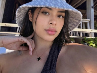 AbrilCollins Live Webcam on Cams.com