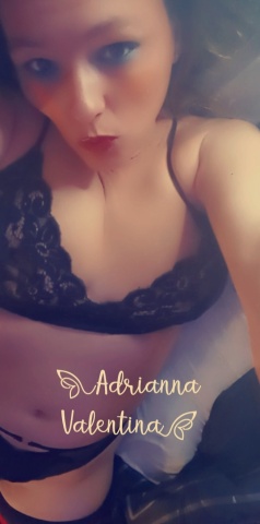 AdriannaValentina on Sex Toy Cam Shows