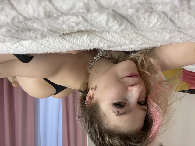 AnnMeow on Sex Toy Cam Shows