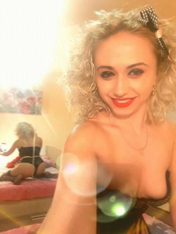 AprillYoung on Videochat Porno