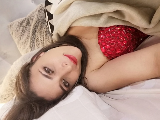 CaitlynLian on Sex Cam Spot