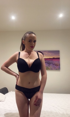 Carla1111 on Live Sex Shows