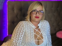 CurlyDreamm Live Webcam on Cams.com