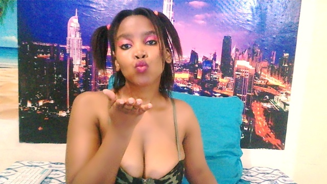 EbonyHeartBeat69 on Sex Toy Cam Shows