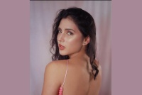EloiseBelmont Live Webcam on Cams.com