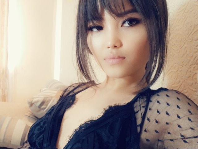 JacklineFlame on Sex Toy Cam Shows