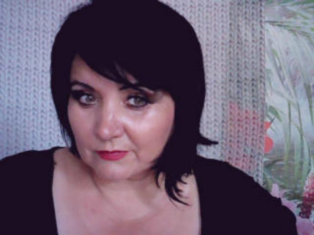Kamila_Dream on OlderWomenCams.com