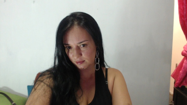 LindaSexy25 on Cams