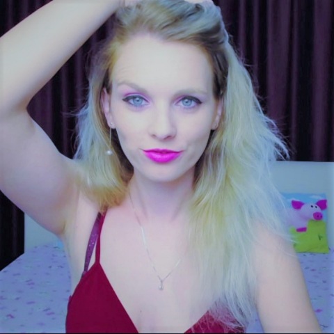 Nadia_Fire on Cams