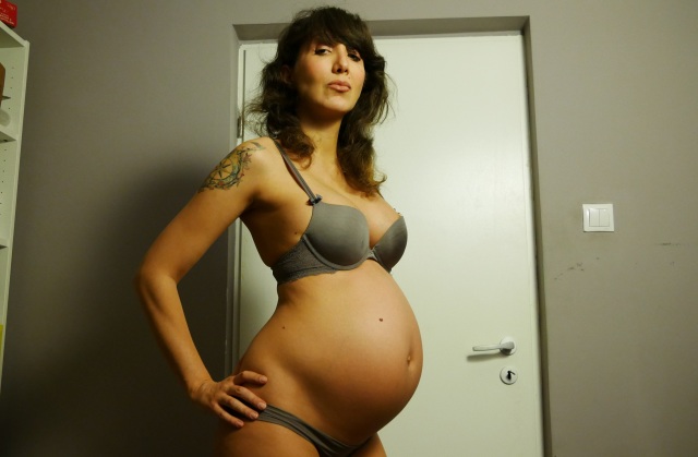 PregnantAva on OlderWomenCams.com