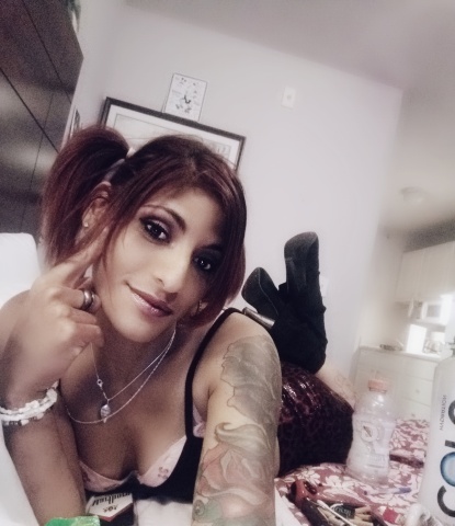 QueenNina on Rate My Web Camera