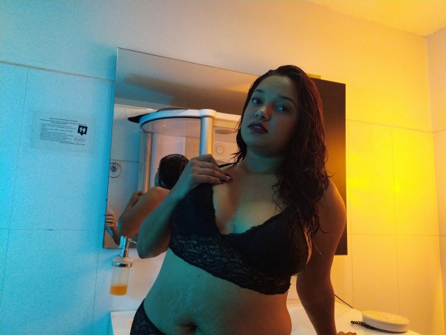 Salome_Gomez on Sex Toy Cam Shows