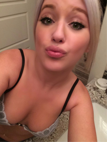 ValeriaSkyy on Sex Cam Spot
