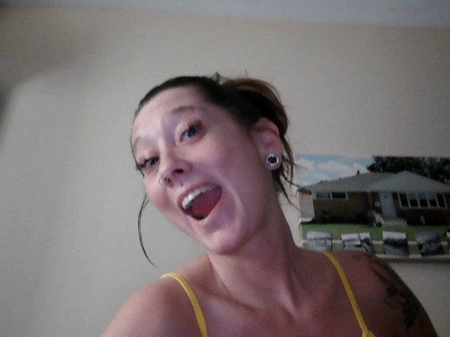 WhyteRappid22 on Web Cam Spot