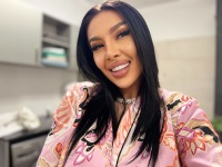 YvieSweet Live Webcam on Cams.com