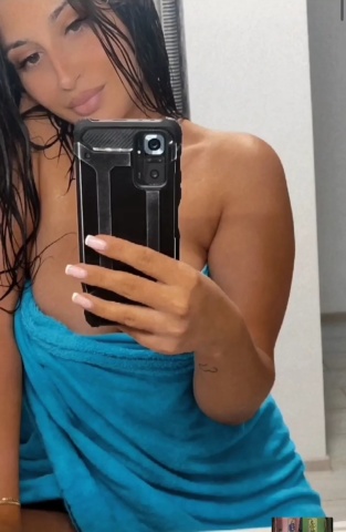 Zara_squitt on Sex Cam Spot