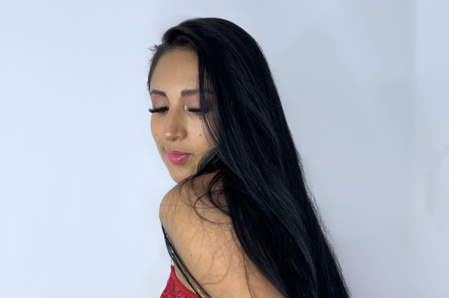 Click here to chat with AdelleRoss.