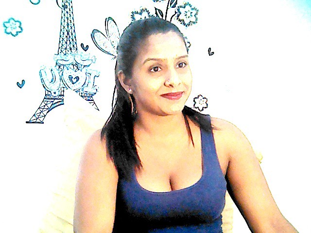 indiansilk100 on Cams