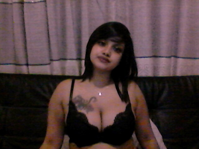 indianspice123 on Cams