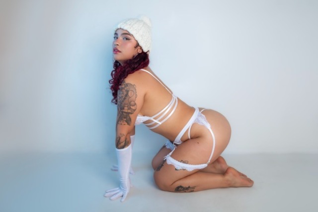 Click here to chat with MizzHell.